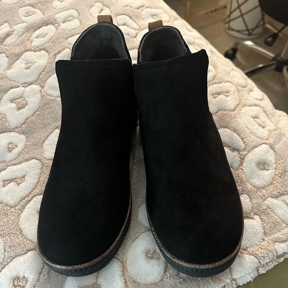 Brand New! DrScholl’s See Me Slip on Booties size 10